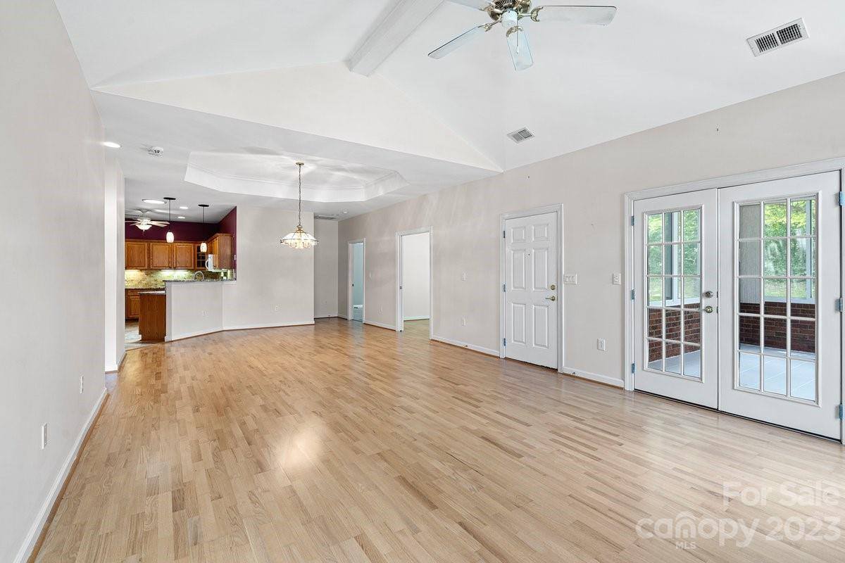 9039 Grand Oak Drive, Charlotte, NC 28277