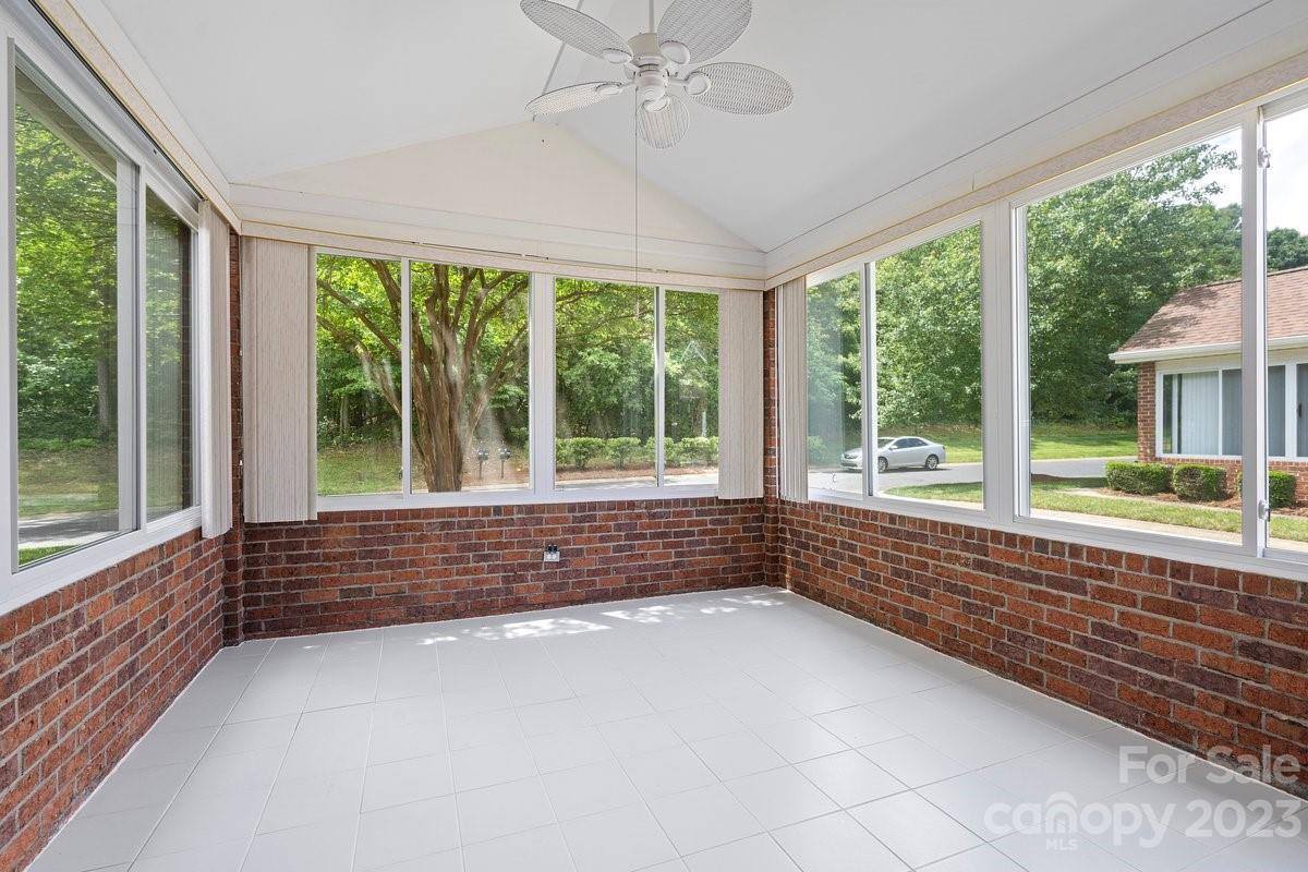 9039 Grand Oak Drive, Charlotte, NC 28277