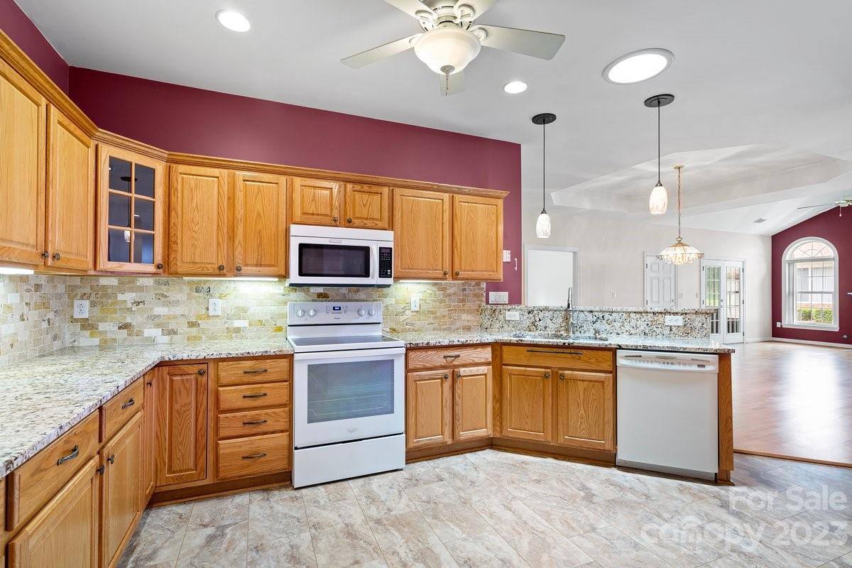 9039 Grand Oak Drive, Charlotte, NC 28277