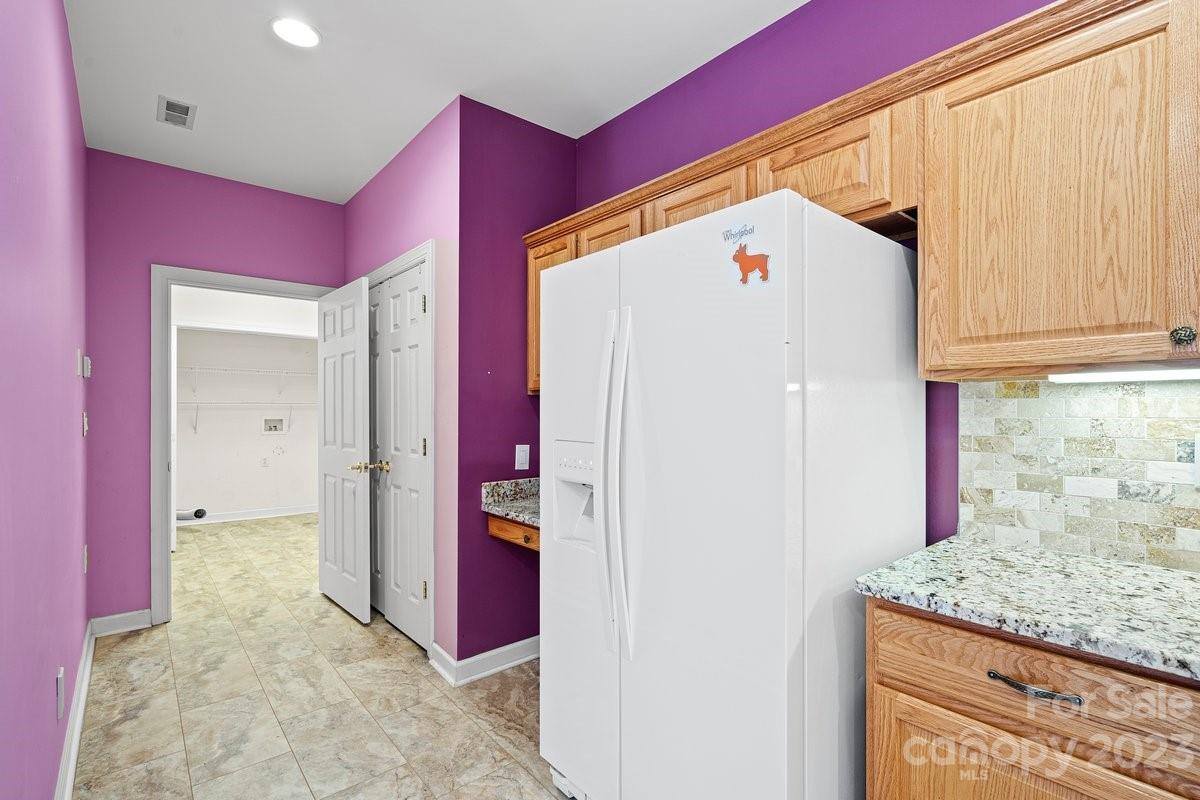 9039 Grand Oak Drive, Charlotte, NC 28277