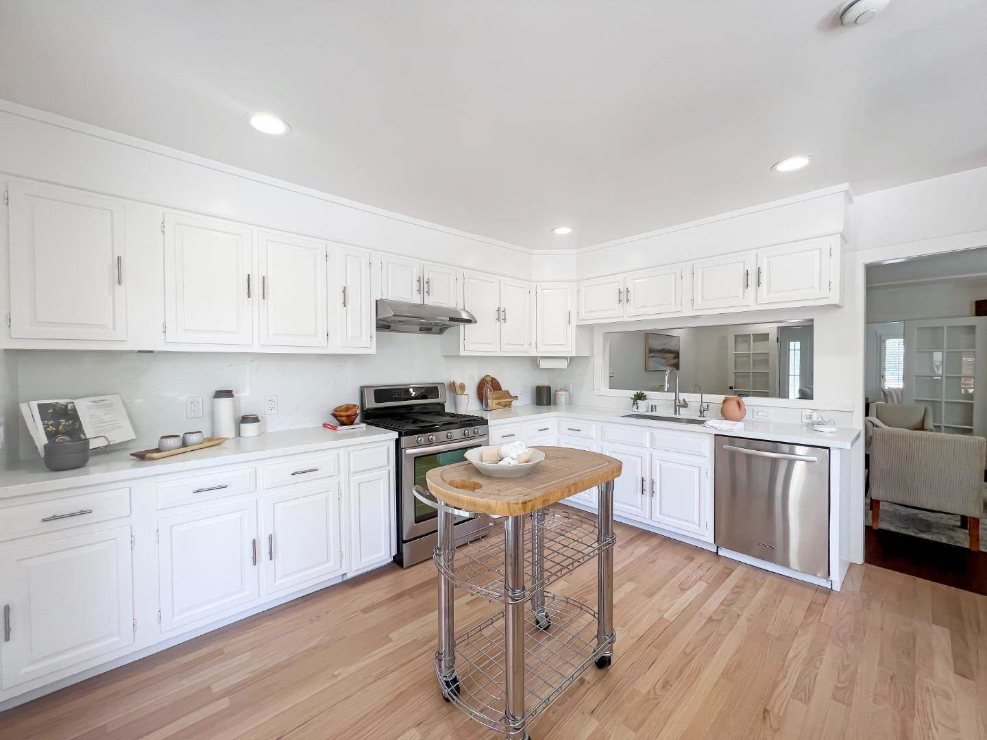 1525 McKendrie Street, San Jose, CA 95126