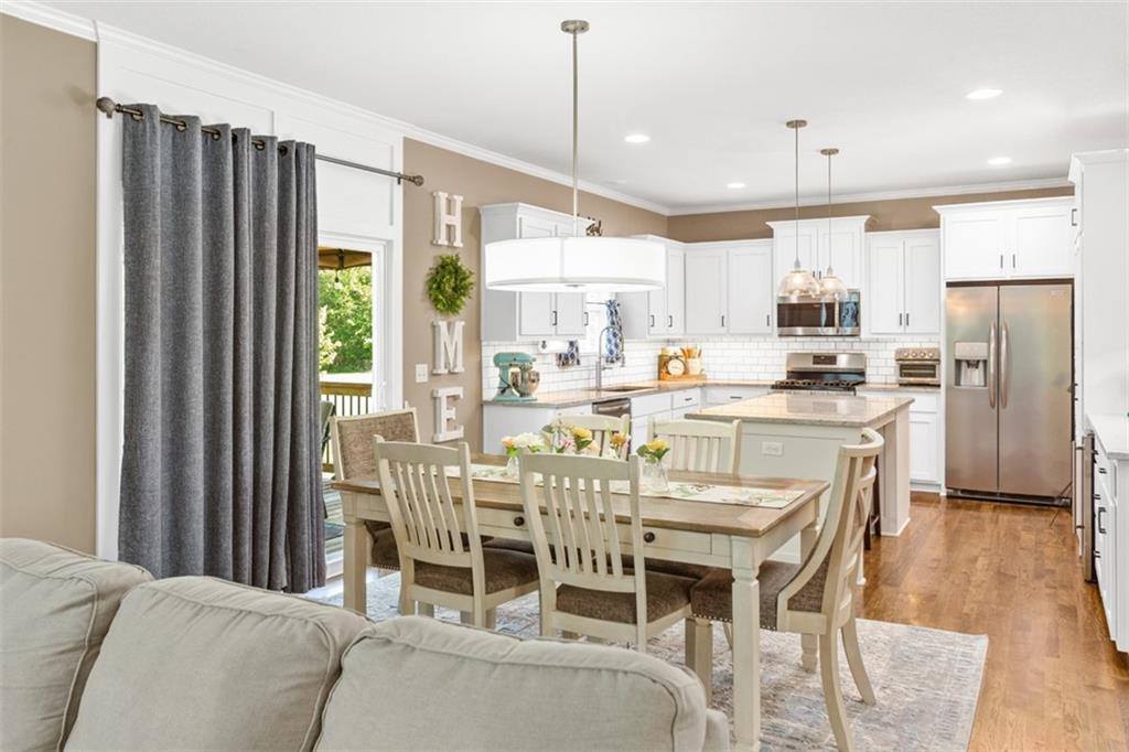 704 Buckeye Lane, Pleasant Hill, MO 64080