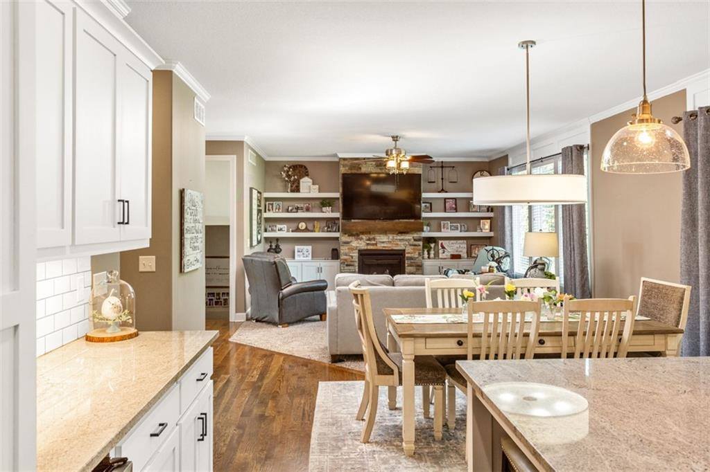 704 Buckeye Lane, Pleasant Hill, MO 64080