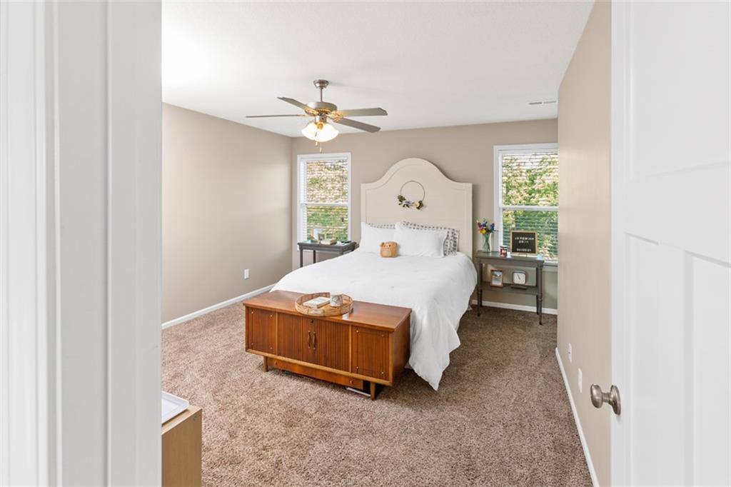 704 Buckeye Lane, Pleasant Hill, MO 64080