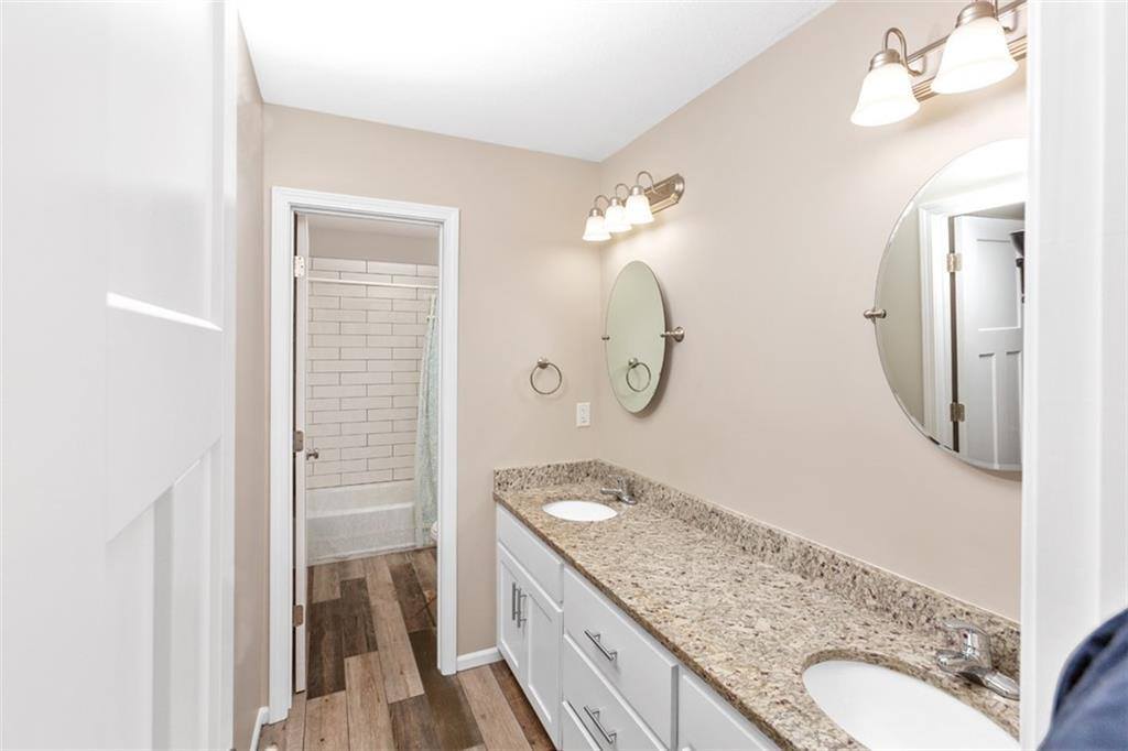 704 Buckeye Lane, Pleasant Hill, MO 64080