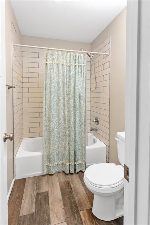 704 Buckeye Lane, Pleasant Hill, MO 64080