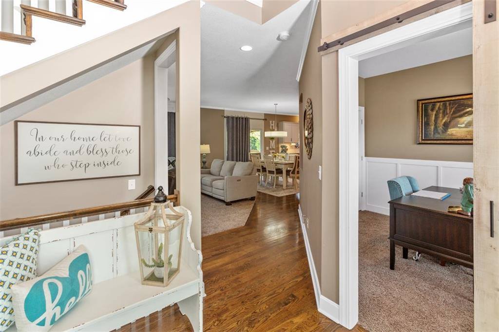 704 Buckeye Lane, Pleasant Hill, MO 64080