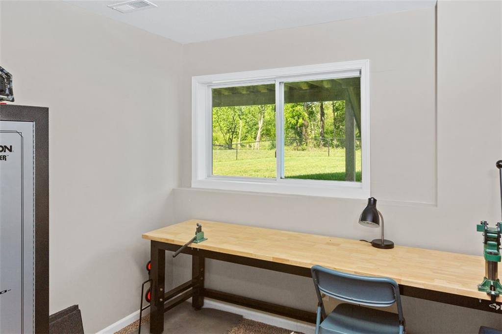 704 Buckeye Lane, Pleasant Hill, MO 64080