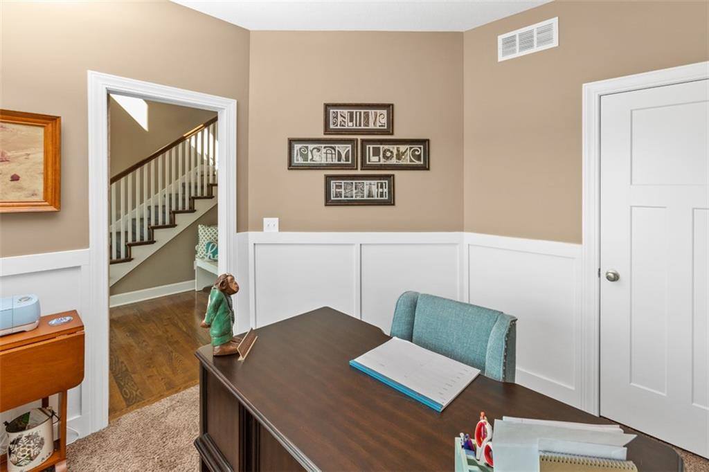 704 Buckeye Lane, Pleasant Hill, MO 64080