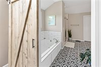 704 Buckeye Lane, Pleasant Hill, MO 64080