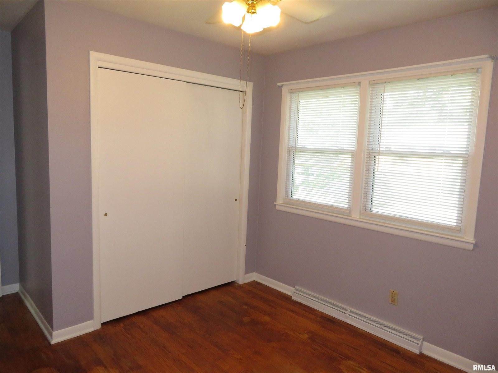 236 13TH Street, Silvis, IL 61282