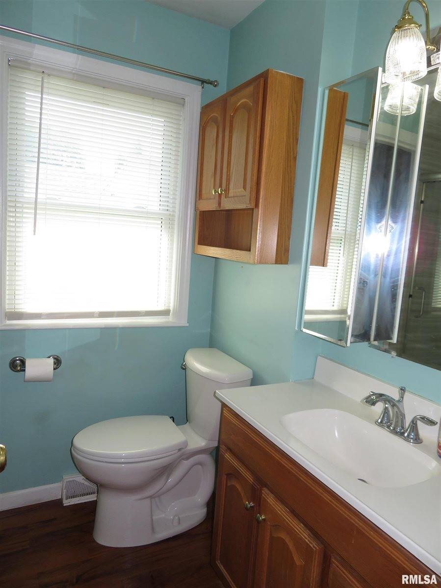 236 13TH Street, Silvis, IL 61282