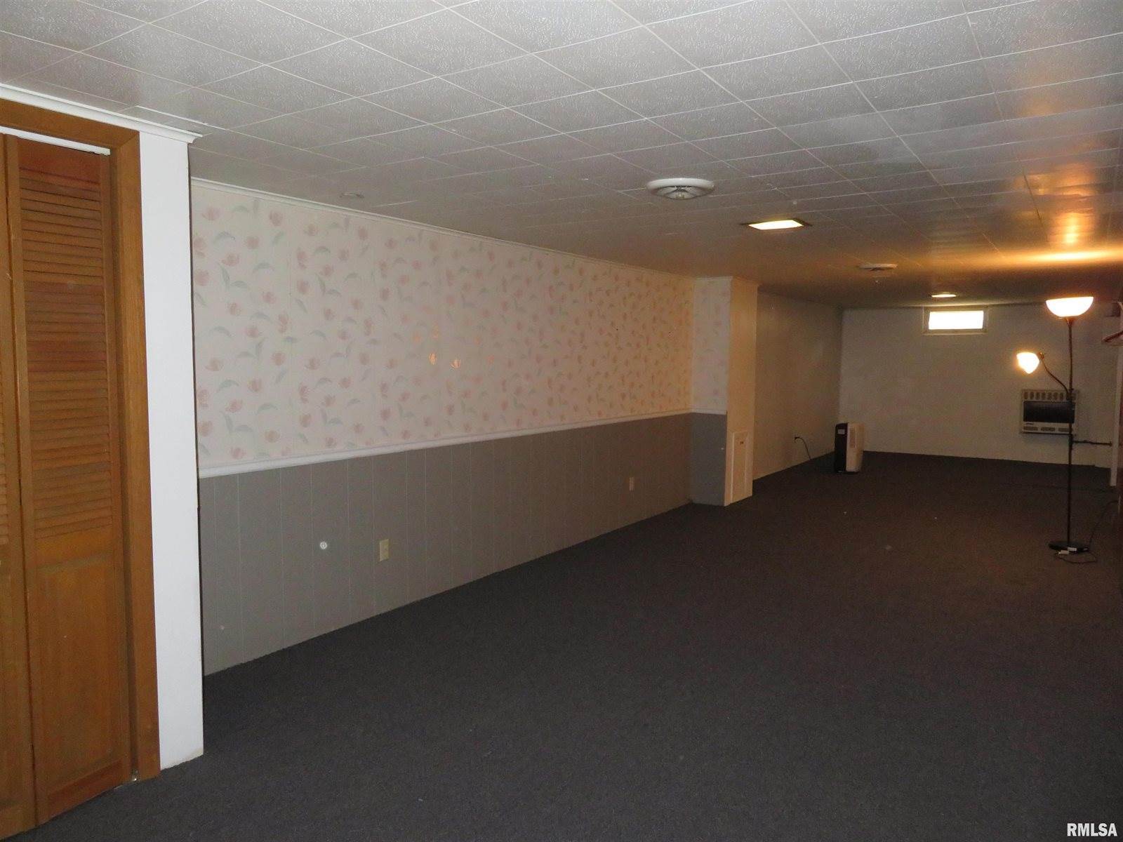 236 13TH Street, Silvis, IL 61282