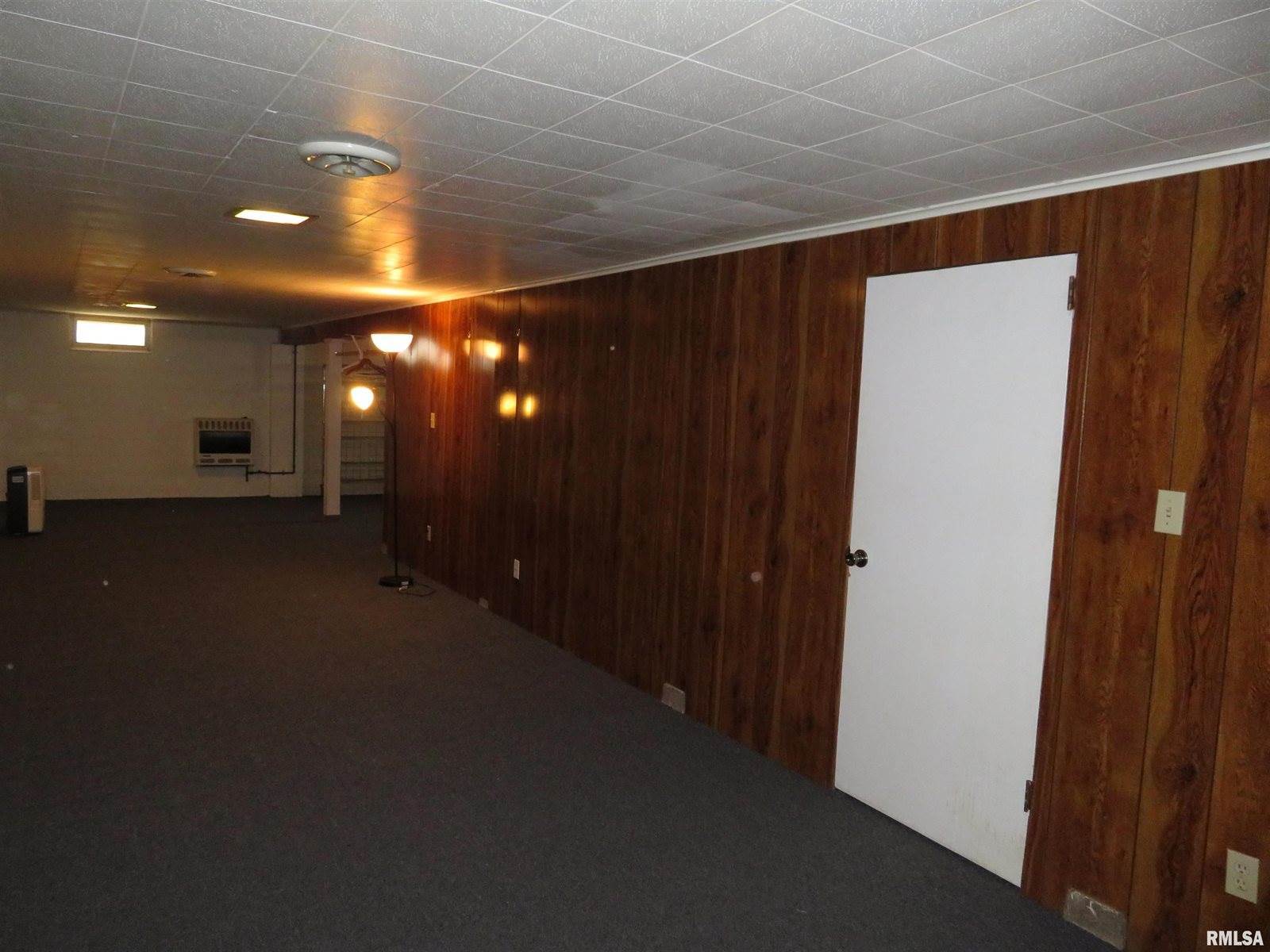 236 13TH Street, Silvis, IL 61282