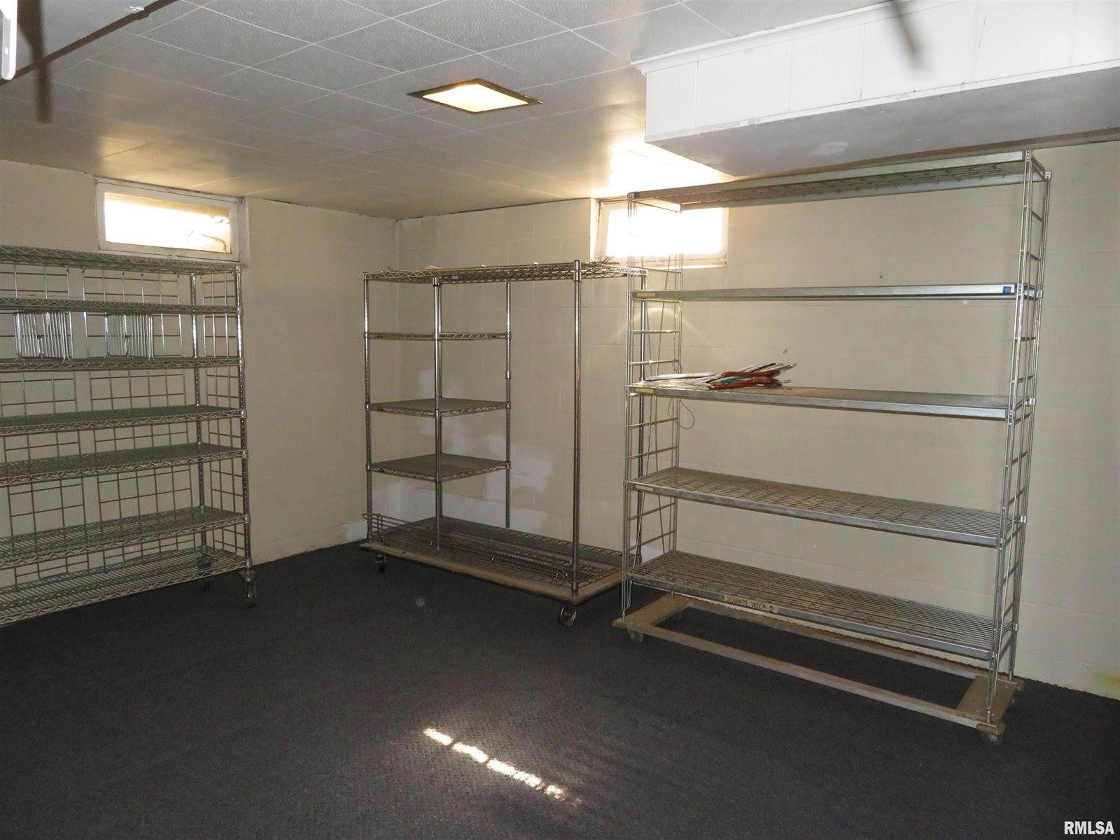 236 13TH Street, Silvis, IL 61282