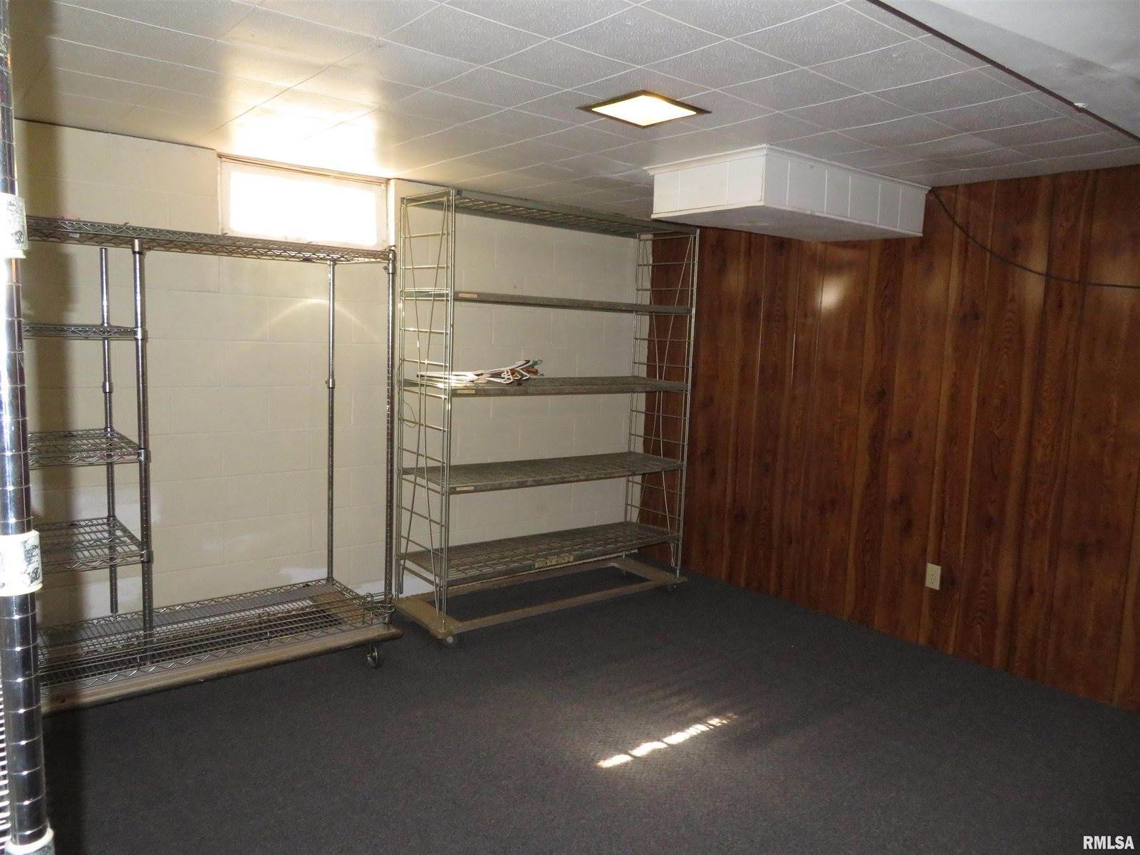 236 13TH Street, Silvis, IL 61282