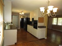 236 13TH Street, Silvis, IL 61282