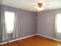 236 13TH Street, Silvis, IL 61282