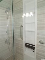 236 13TH Street, Silvis, IL 61282