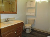 236 13TH Street, Silvis, IL 61282