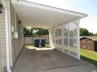 236 13TH Street, Silvis, IL 61282