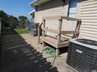 236 13TH Street, Silvis, IL 61282