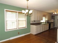 236 13TH Street, Silvis, IL 61282