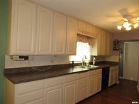 236 13TH Street, Silvis, IL 61282