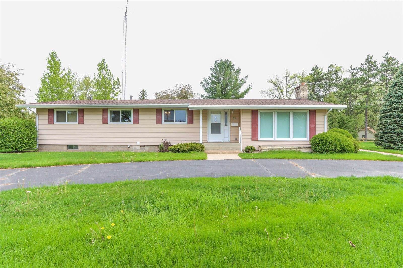 738 W Poplar Street, Plainfield, WI 54966