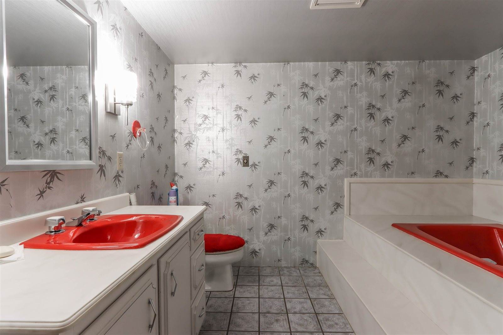 738 W Poplar Street, Plainfield, WI 54966