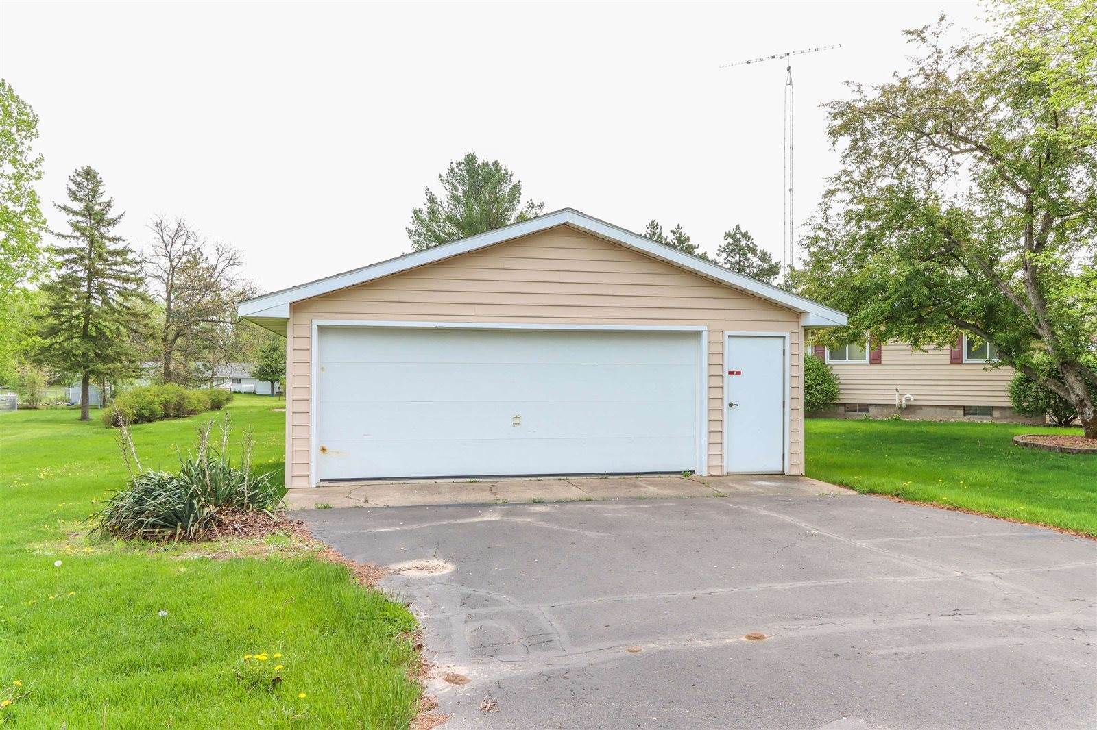 738 W Poplar Street, Plainfield, WI 54966