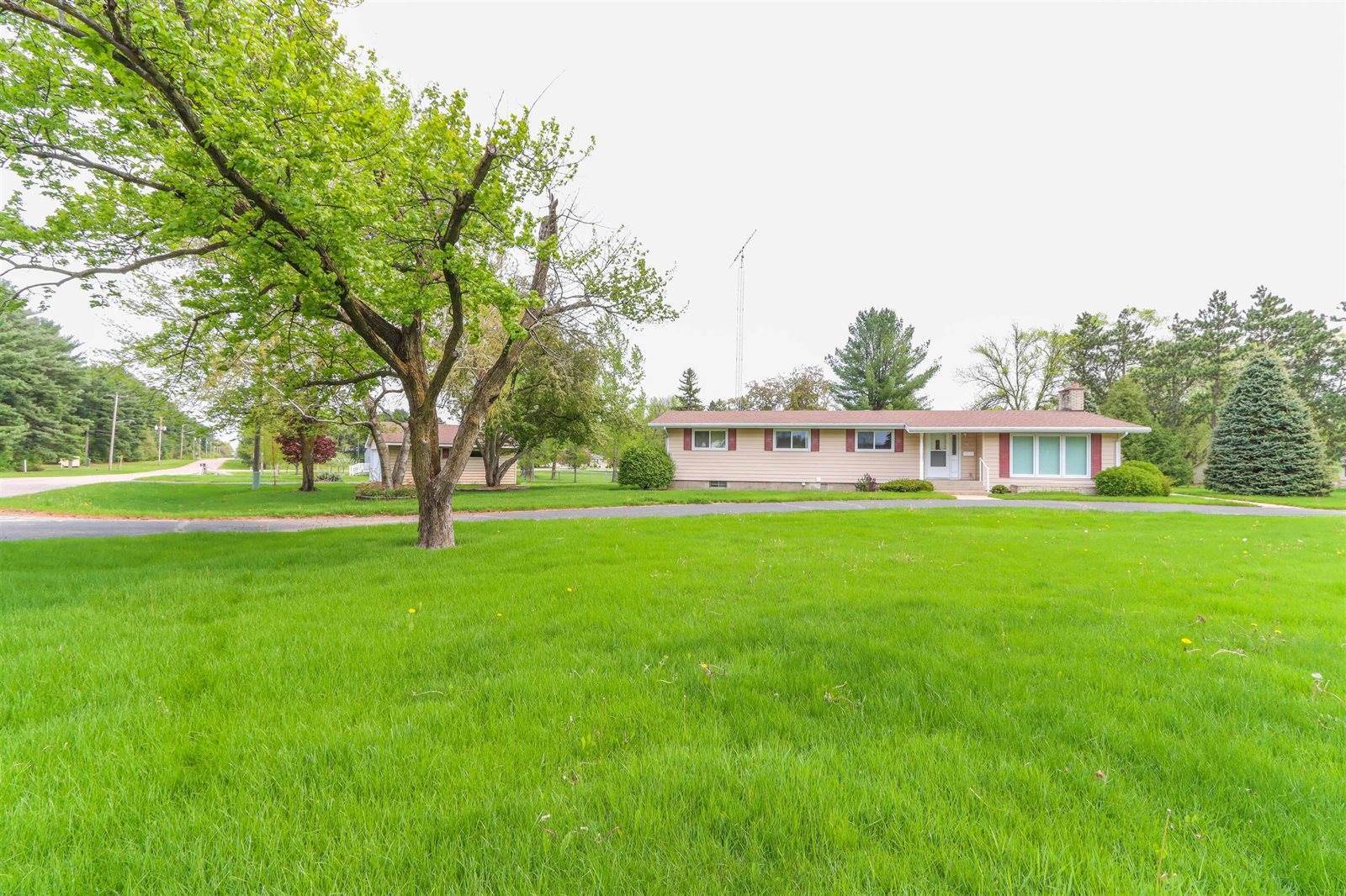 738 W Poplar Street, Plainfield, WI 54966