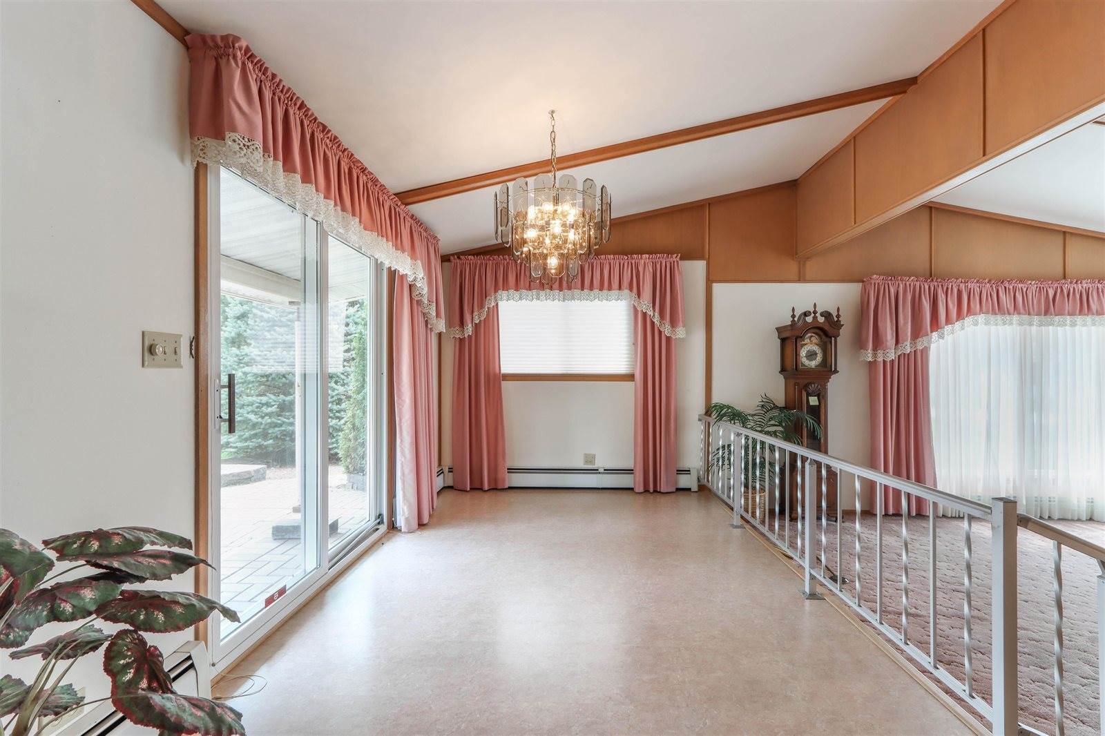 738 W Poplar Street, Plainfield, WI 54966