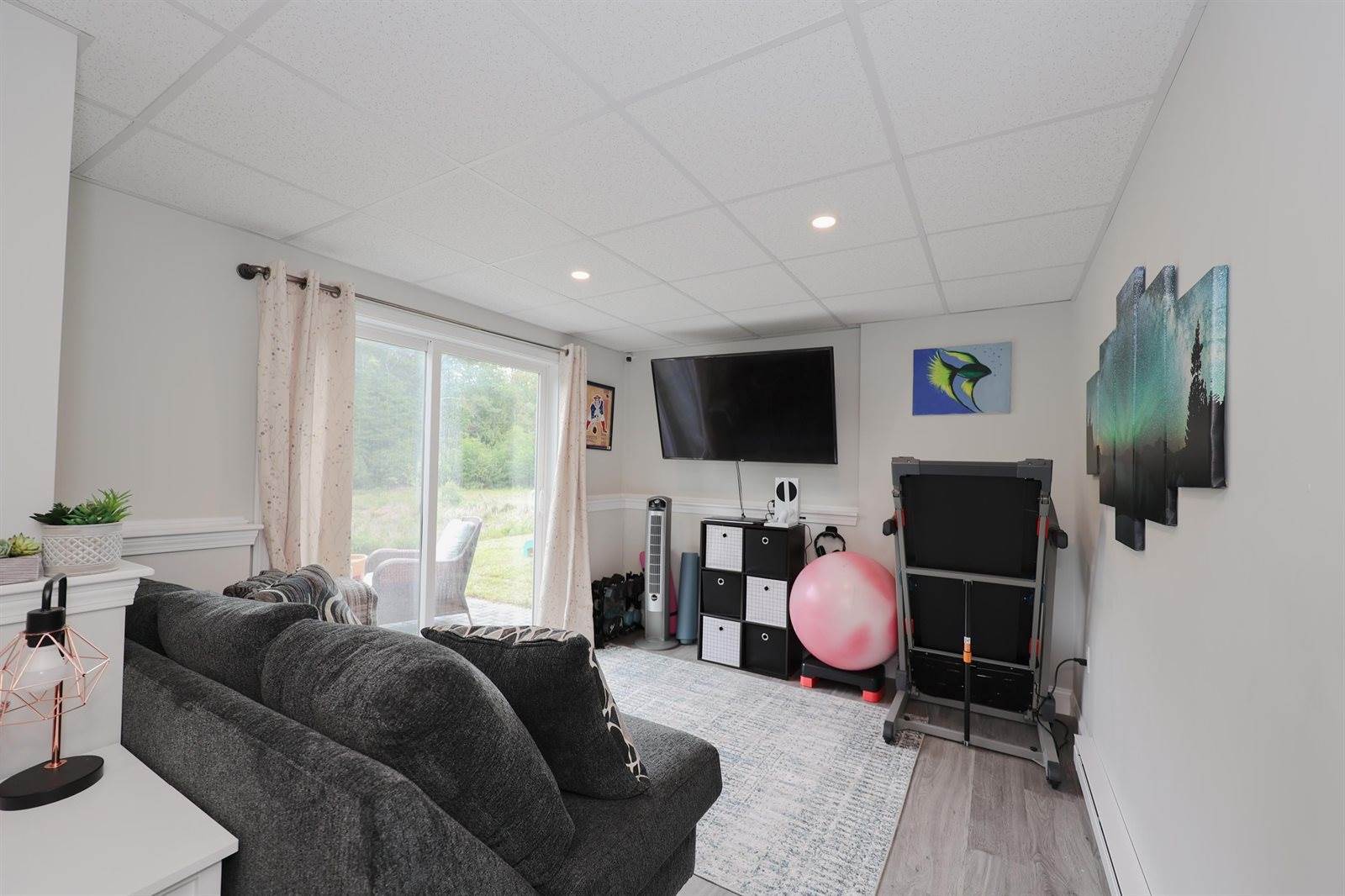 19 Waterford Drive, Raymond, NH 03077