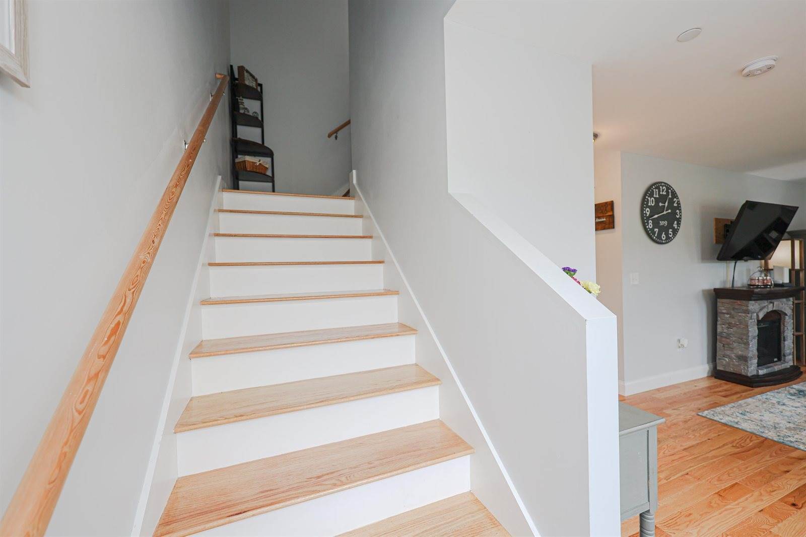 19 Waterford Drive, Raymond, NH 03077