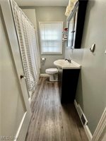 126 East Woodland Avenue, Columbiana, OH 44408