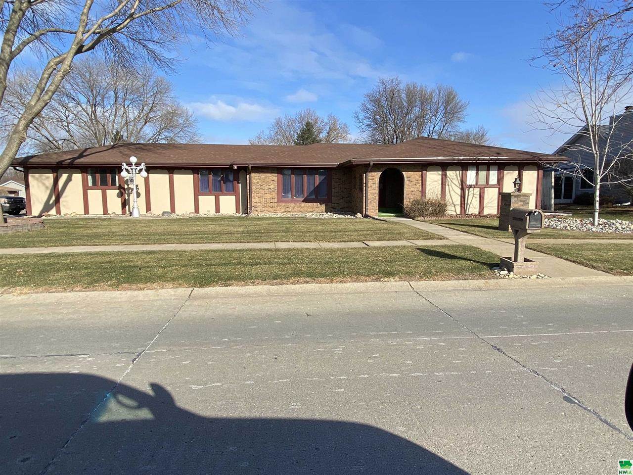 505 South Ridge Dr., South Sioux City, NE 68776