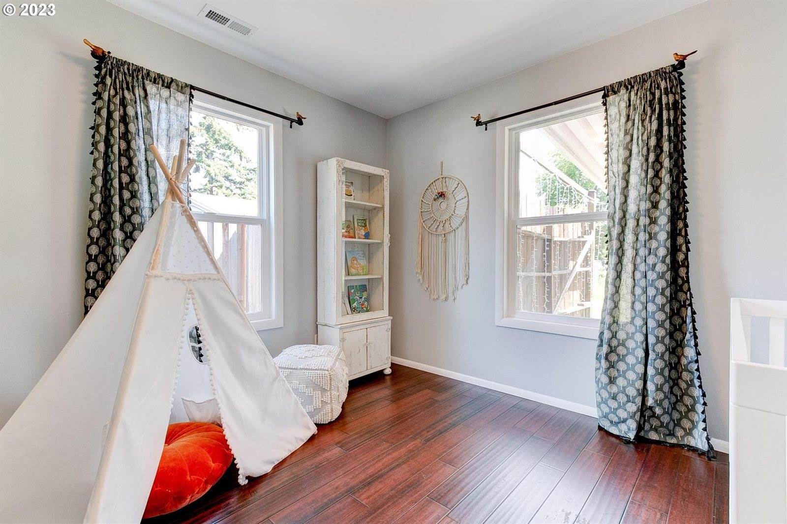 12960 SW Douglas St, Portland, OR 97225