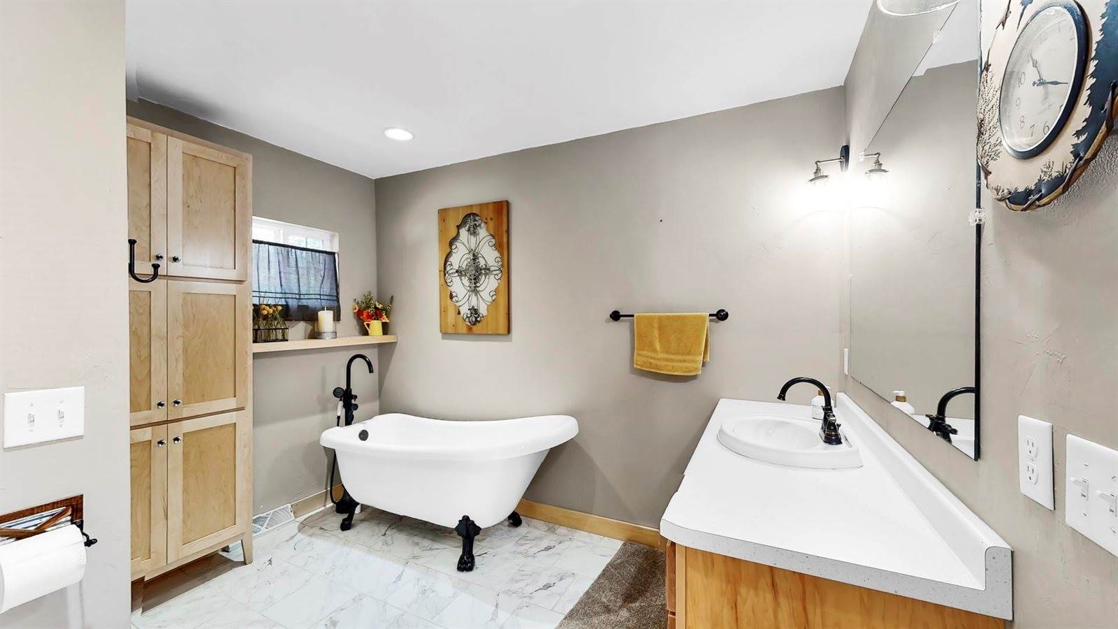 653 North Main Street, Oconto Falls, WI 54154