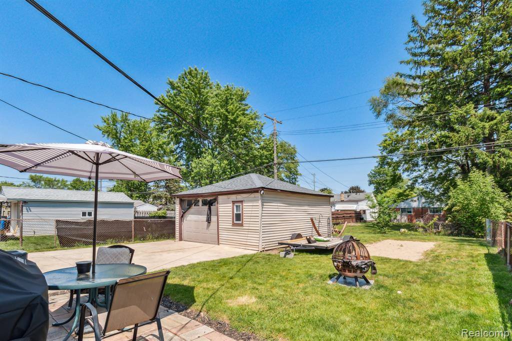 5669 Katherine Street, Dearborn Heights, MI 48125