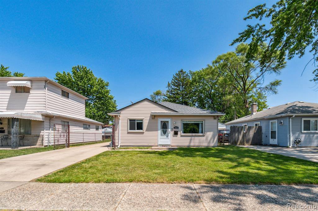 5669 Katherine Street, Dearborn Heights, MI 48125