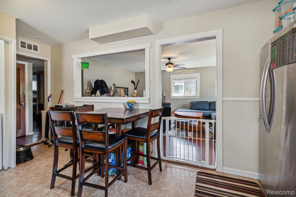 5669 Katherine Street, Dearborn Heights, MI 48125