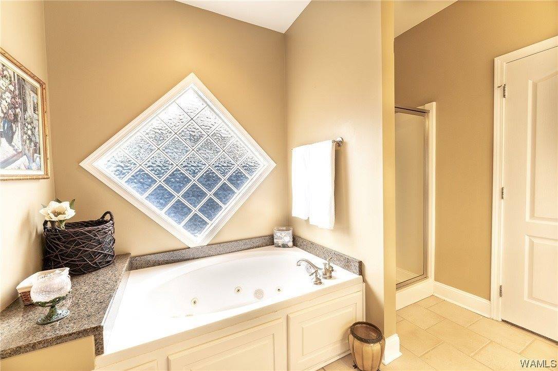 13822 Highland Pointe Drive, Northport, AL 35475