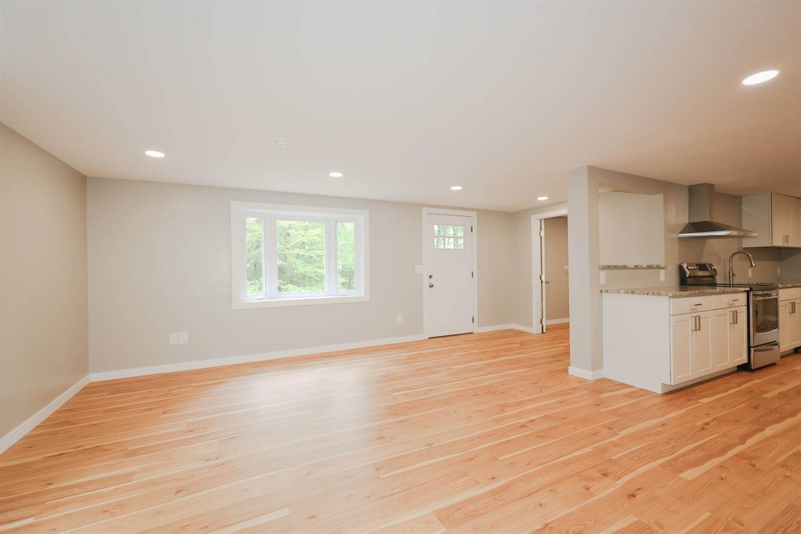 17 Ferndale Road, Raymond, NH 03077