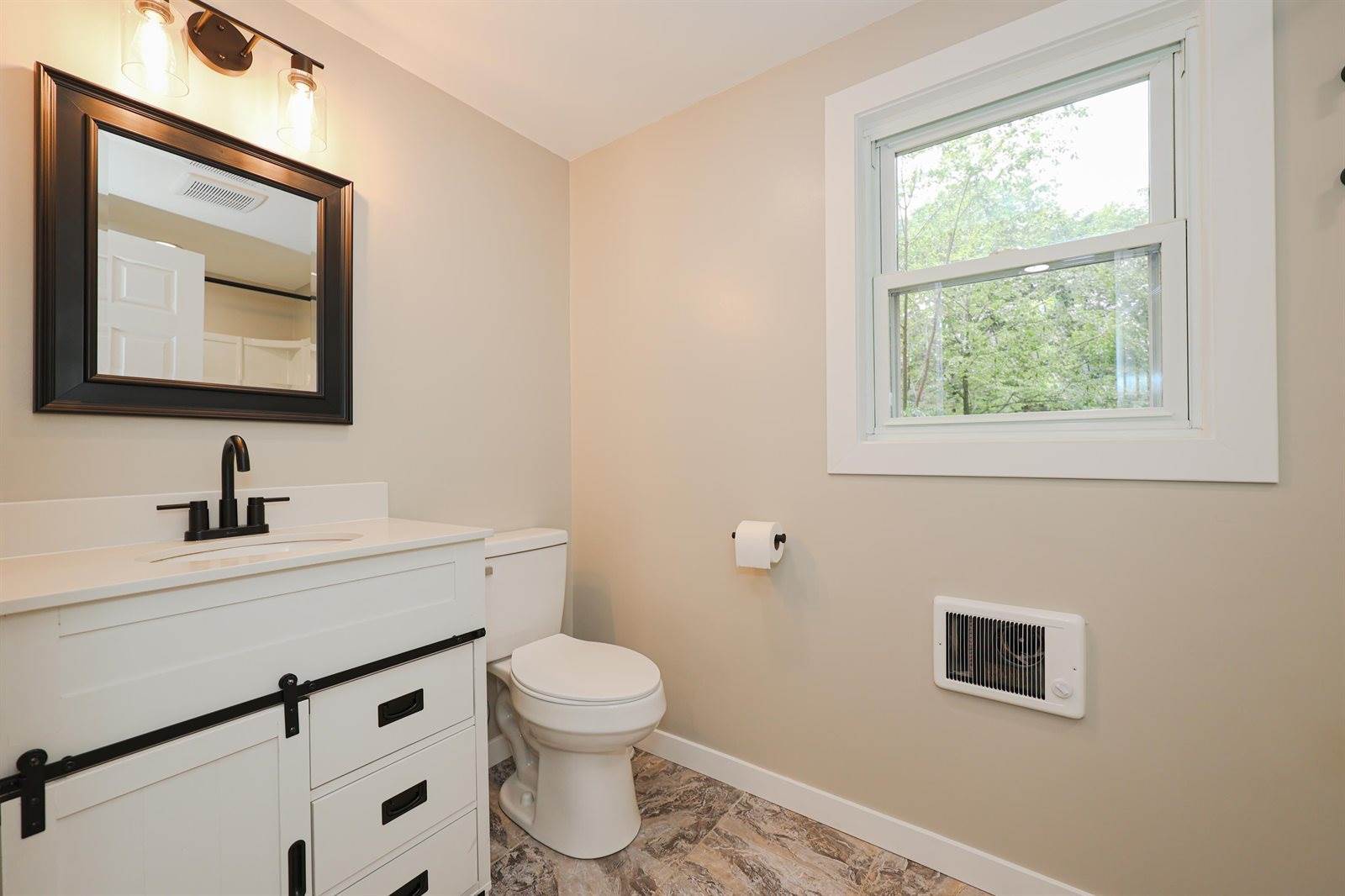 17 Ferndale Road, Raymond, NH 03077