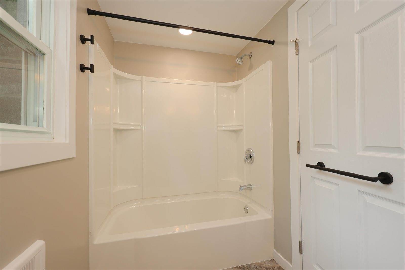 17 Ferndale Road, Raymond, NH 03077