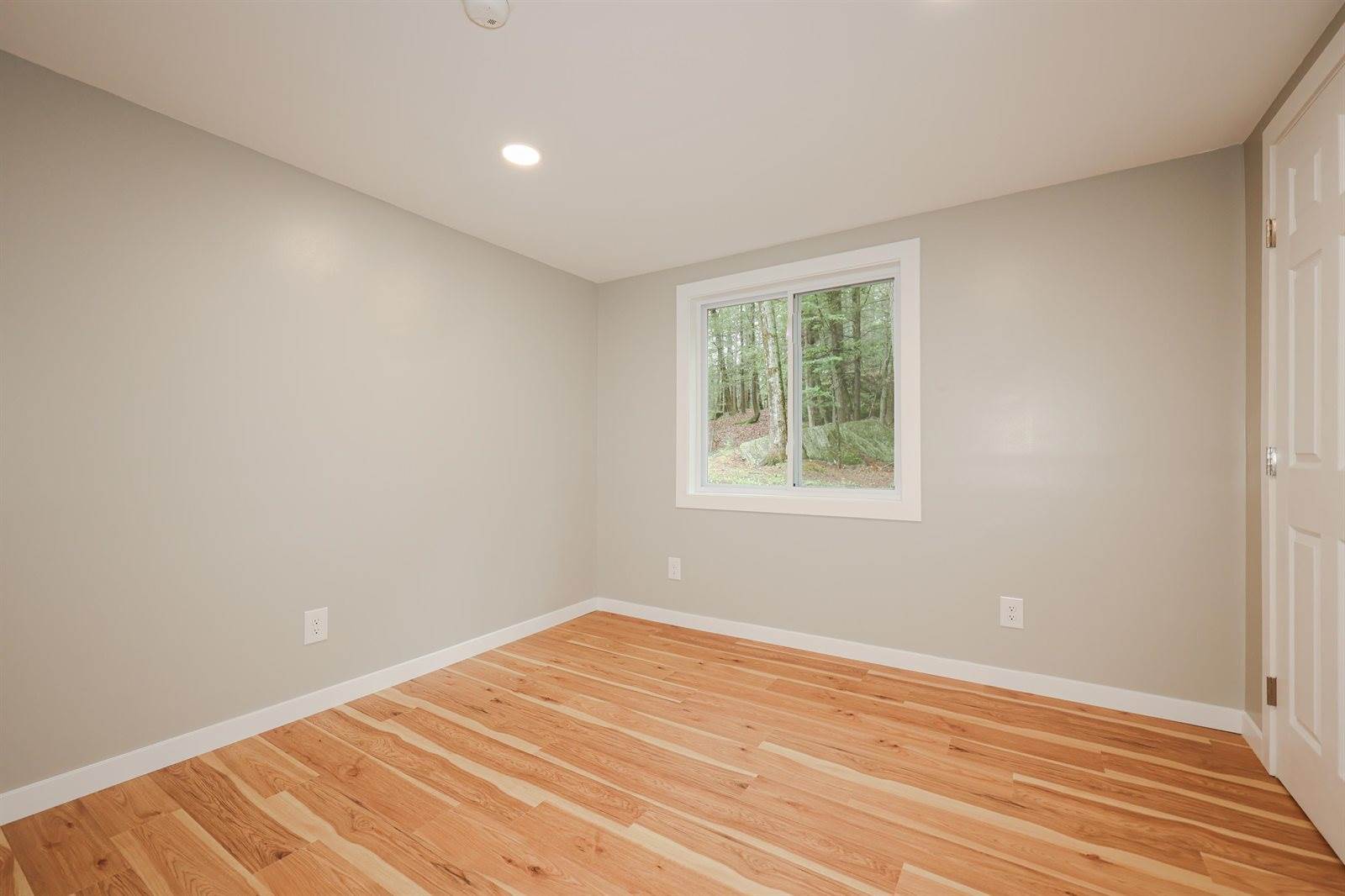 17 Ferndale Road, Raymond, NH 03077