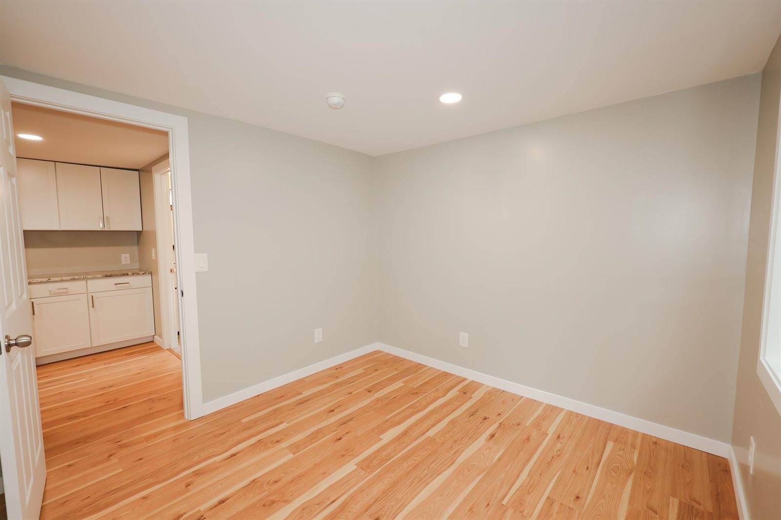 17 Ferndale Road, Raymond, NH 03077