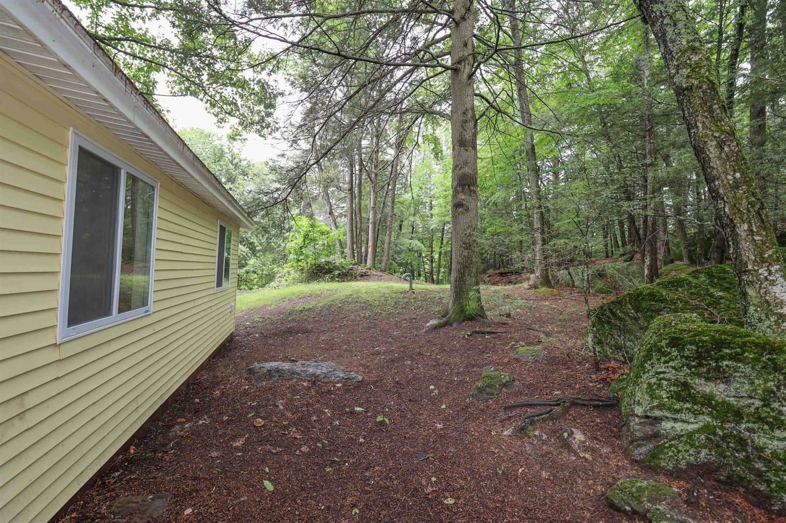 17 Ferndale Road, Raymond, NH 03077