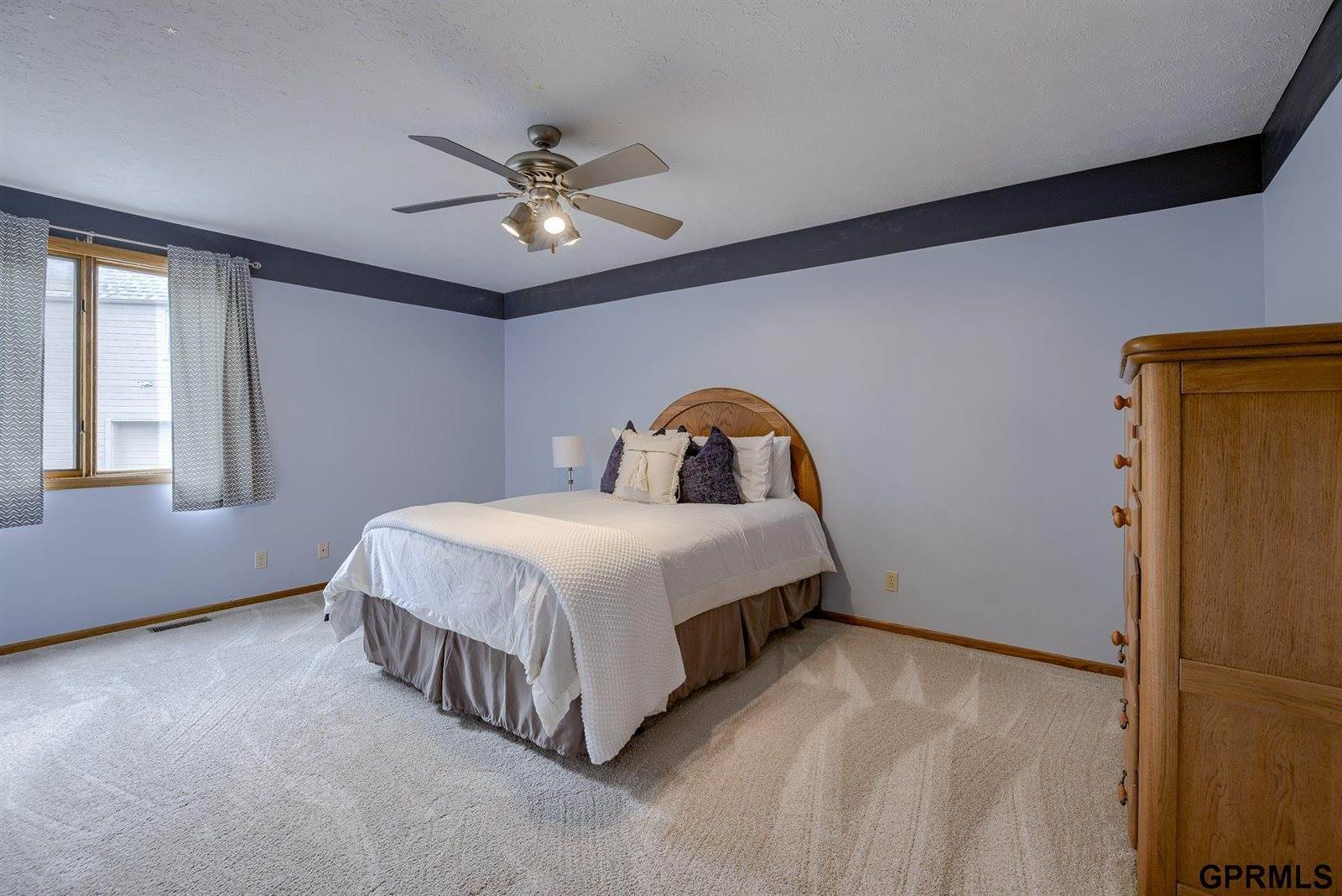 909 S 159 Avenue, Omaha, NE 68118